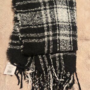 Black/White Scarf (40 in by 48 in)